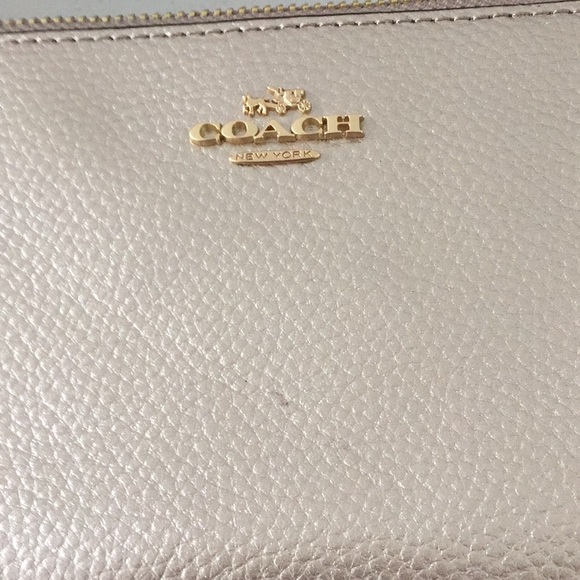 NWT Coach gold wristlet - Picture 5 of 5